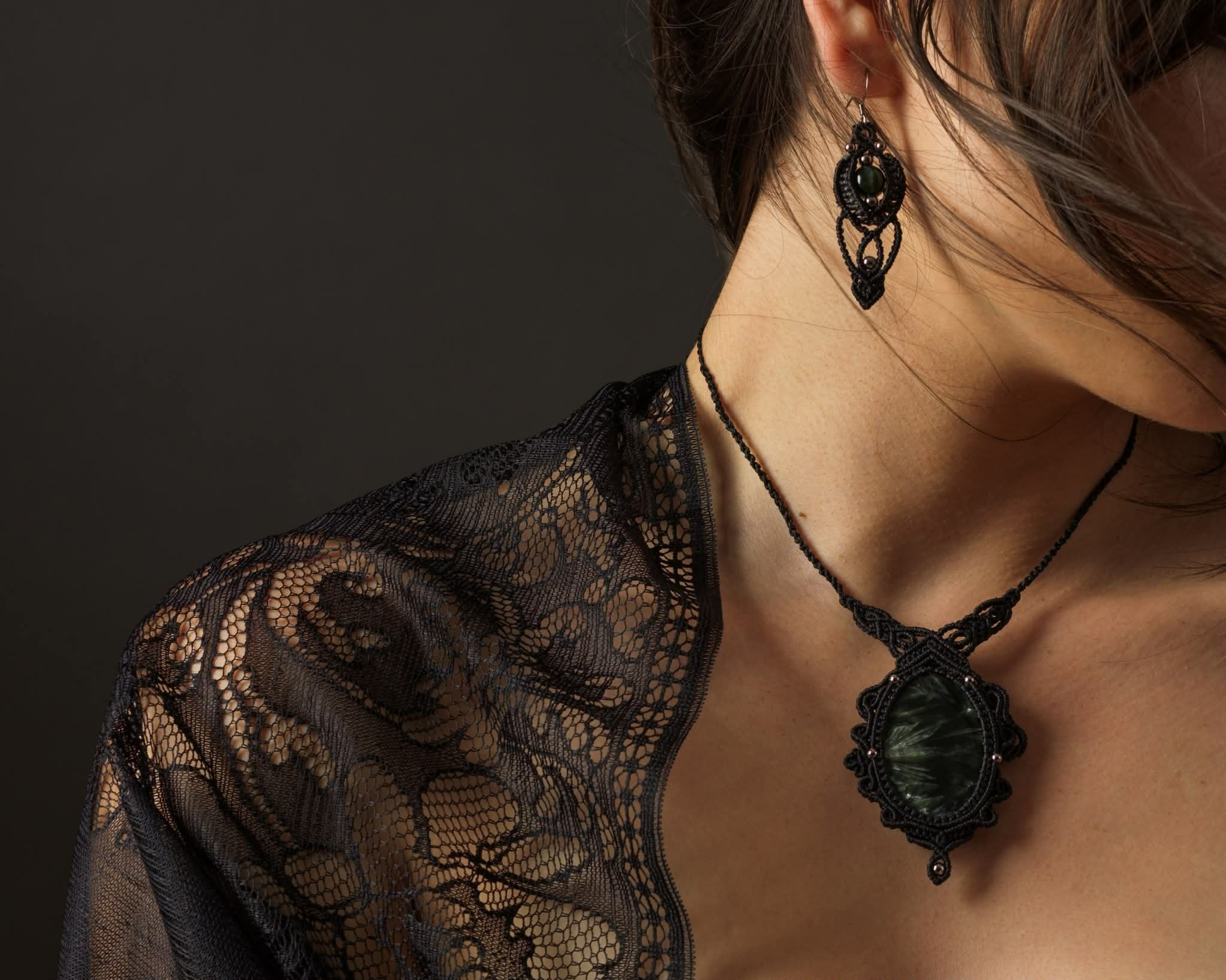 Collection "Appelle-moi sorcière" Boucles d'oreilles "Eclipse Intérieure"