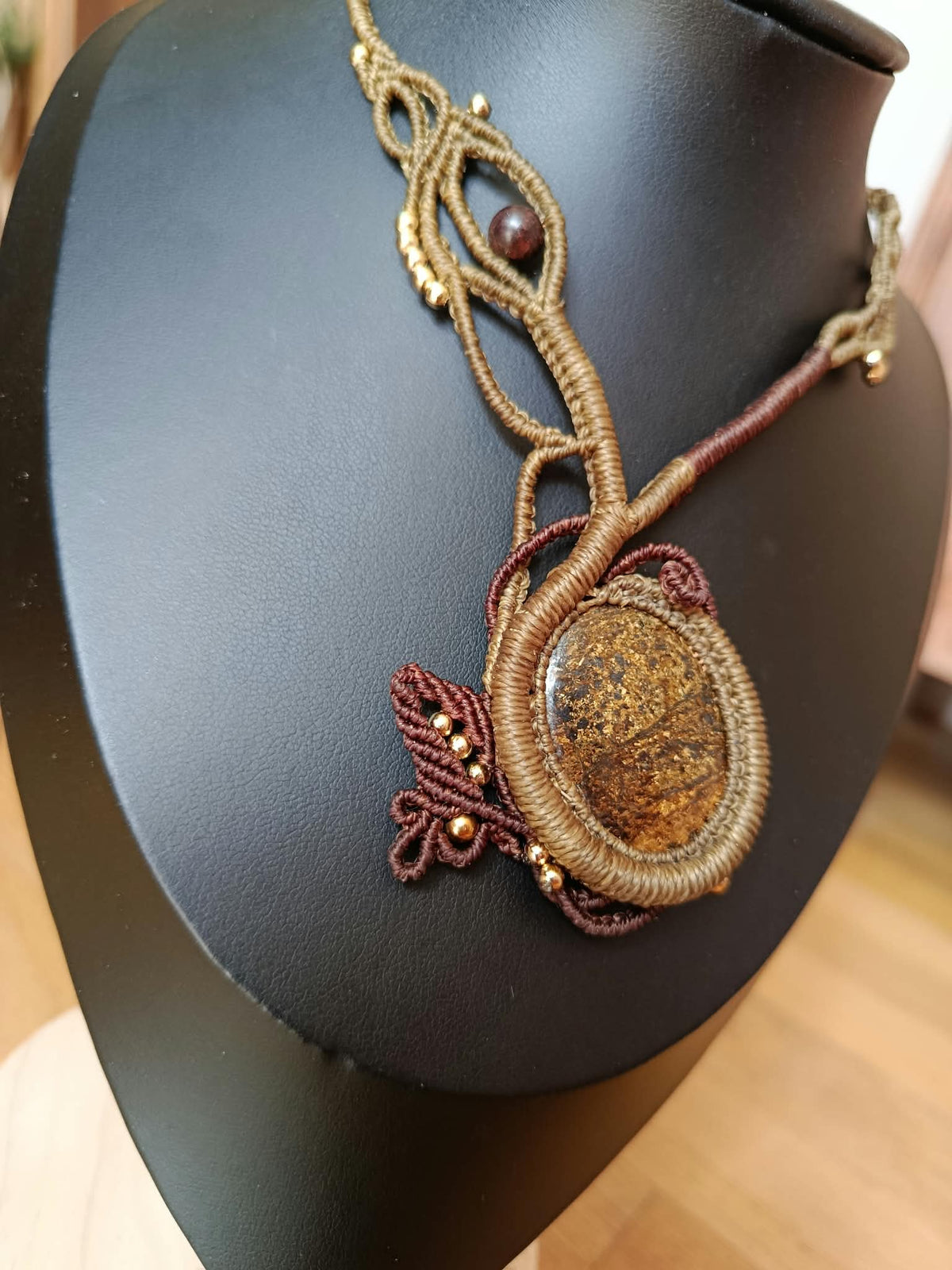 Collier Vinranke ( Bronzite)- pièce unique