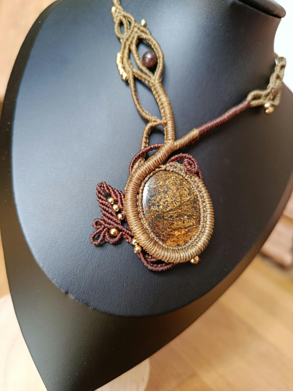 Collier Vinranke ( Bronzite)- pièce unique