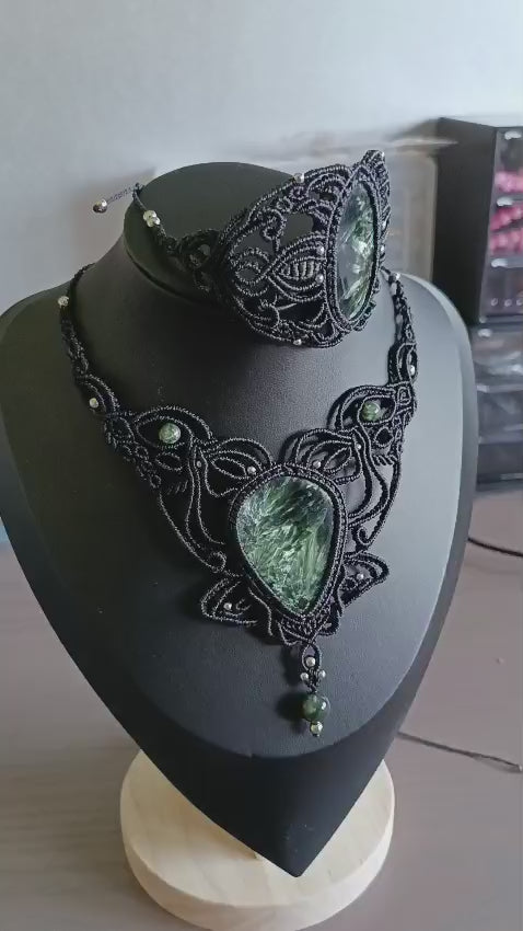 COLLECTION "Appelle-moi Sorcière" collier plastron